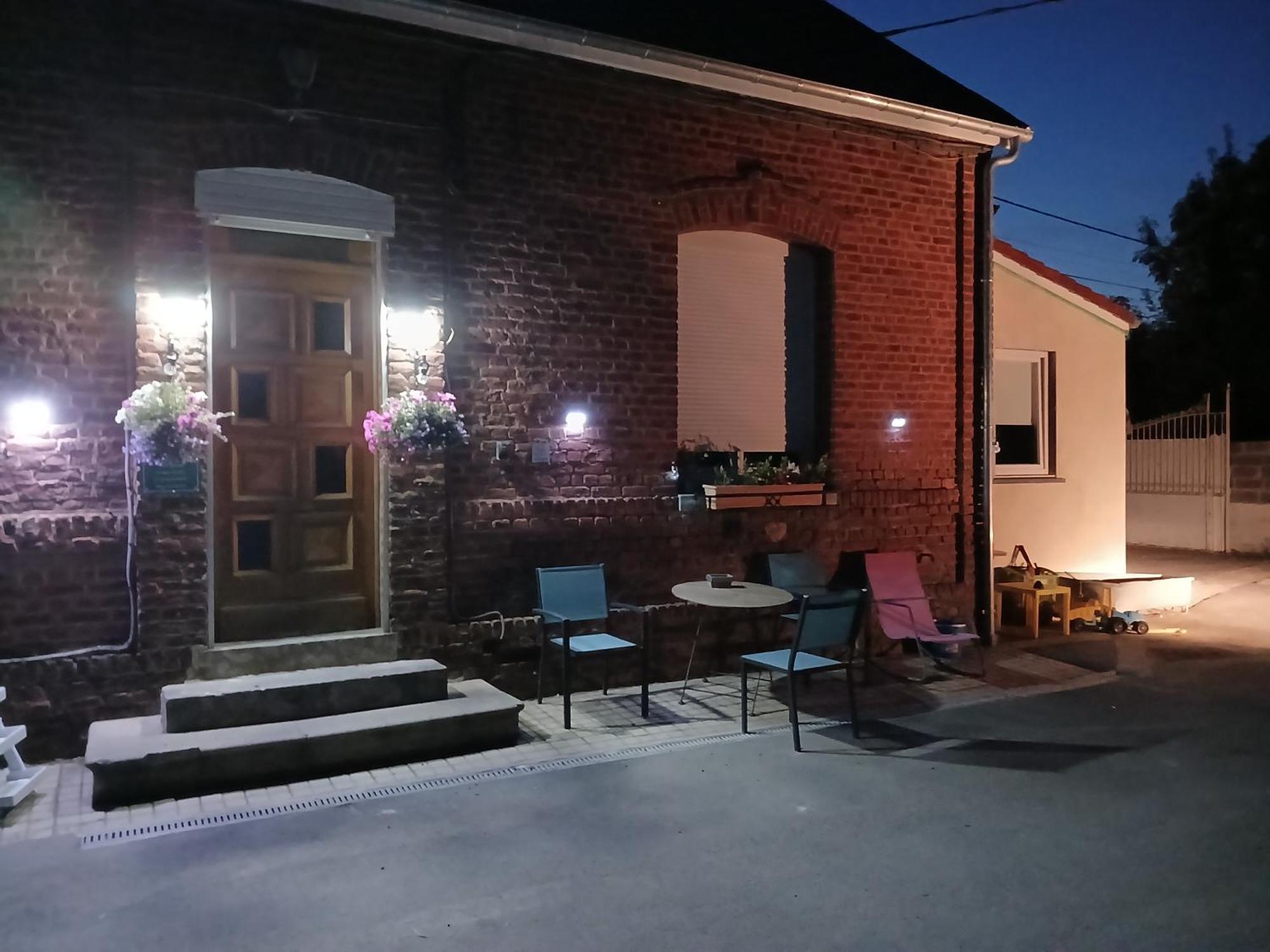 Gite A La Ferme Chez Magali Escaudoeuvres Exterior foto